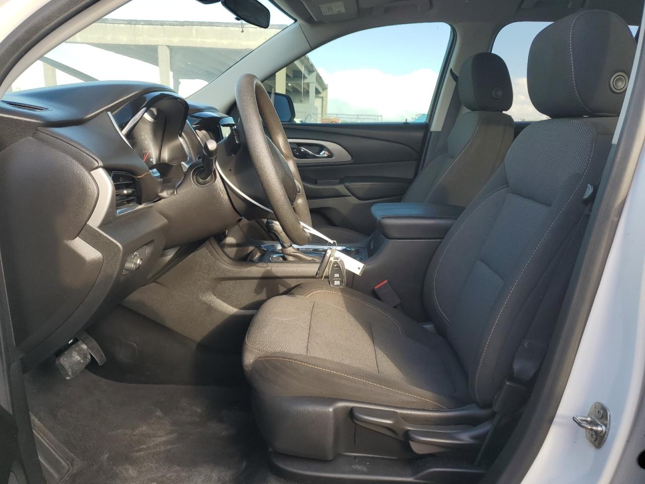 Chevrolet Traverse Ls Image 5