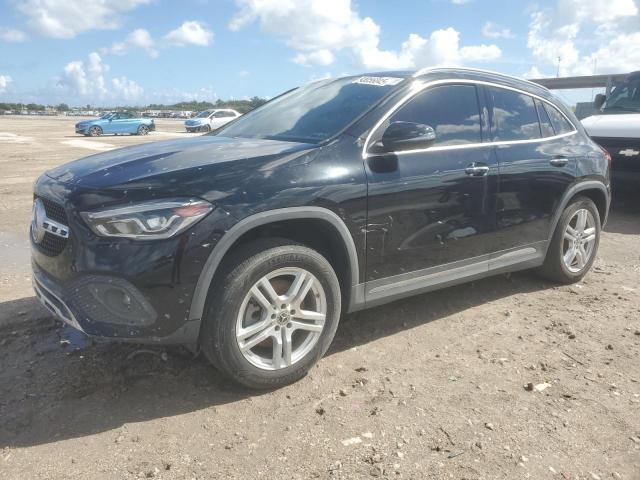  Salvage Mercedes-Benz GLA