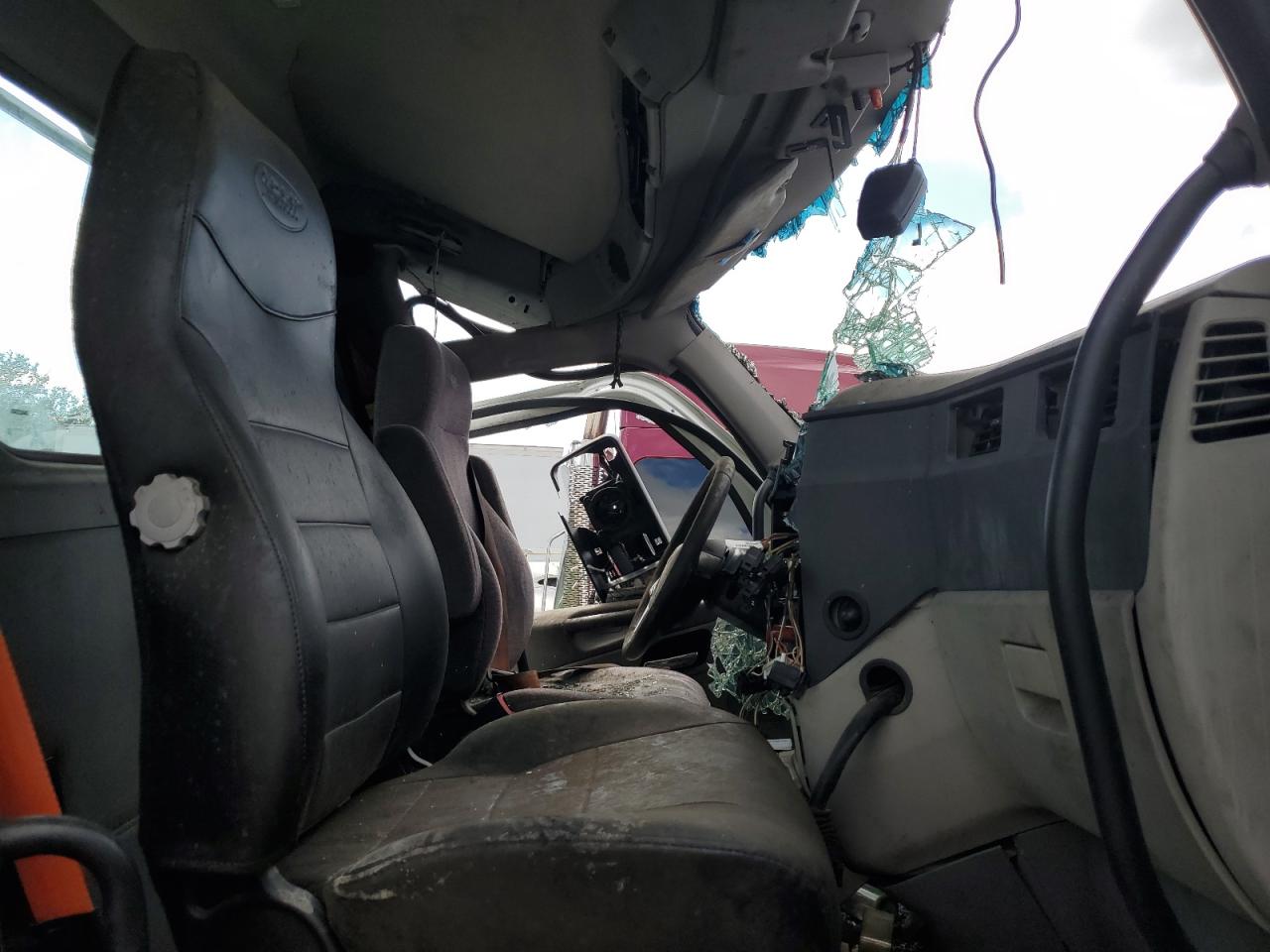 Peterbilt Tractor 579 Image 10