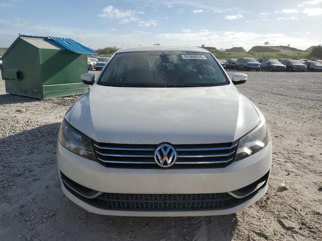 Volkswagen Passat S Image 6