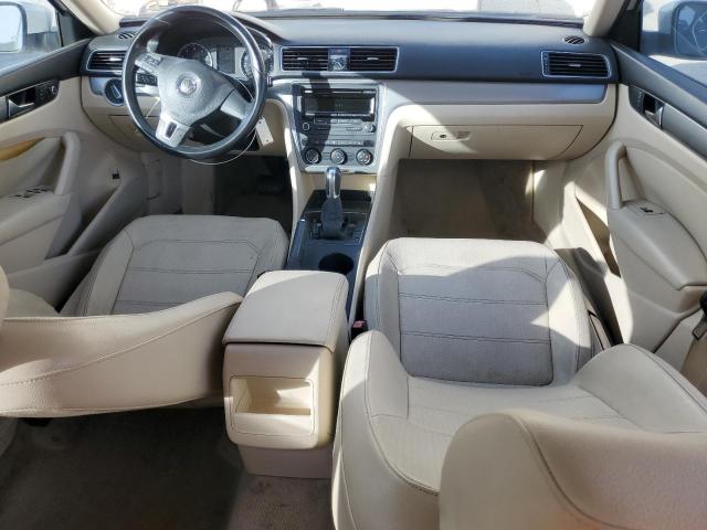 Volkswagen Passat S Image 8