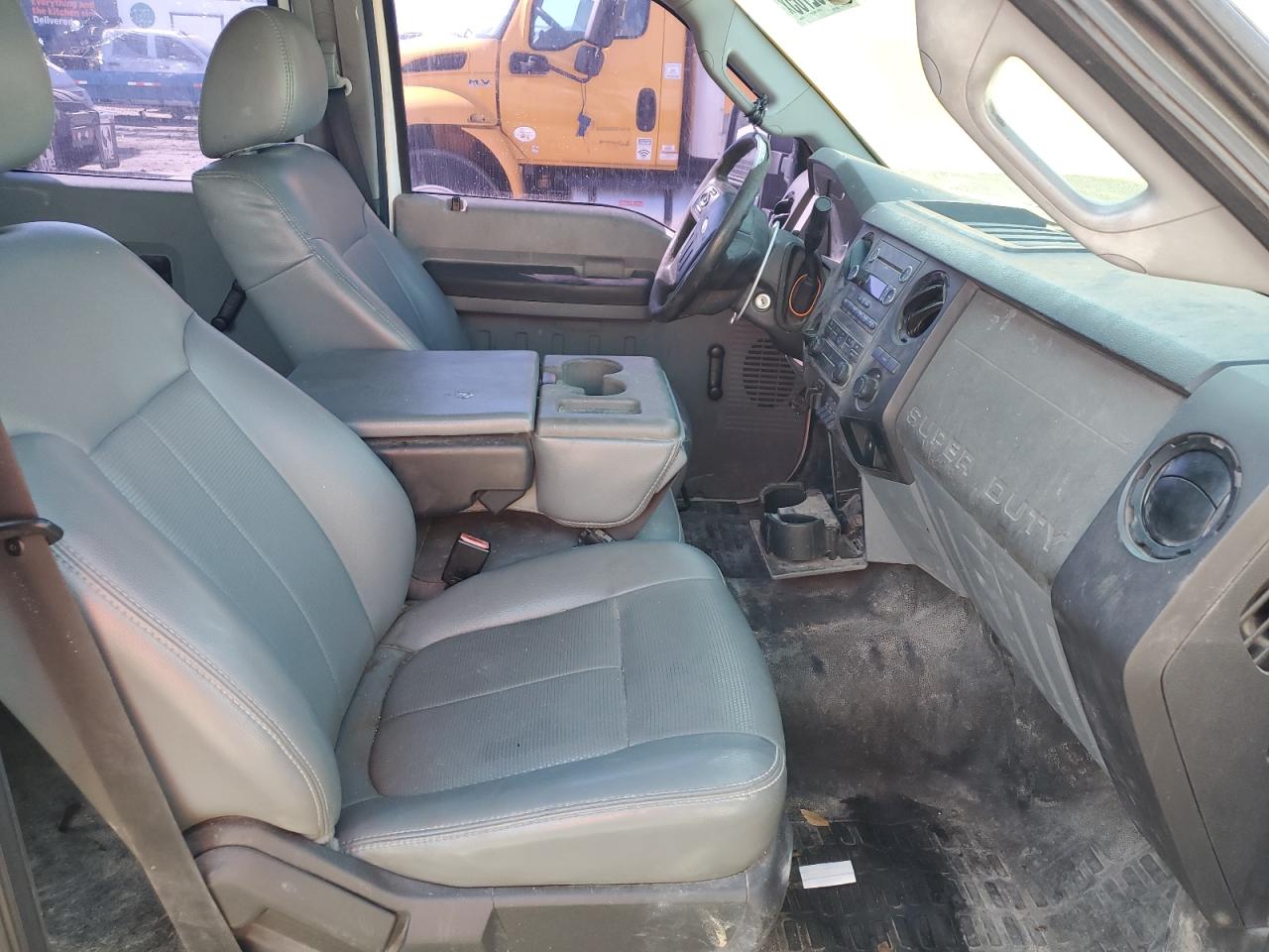 Ford F-350 Super Duty Image 4