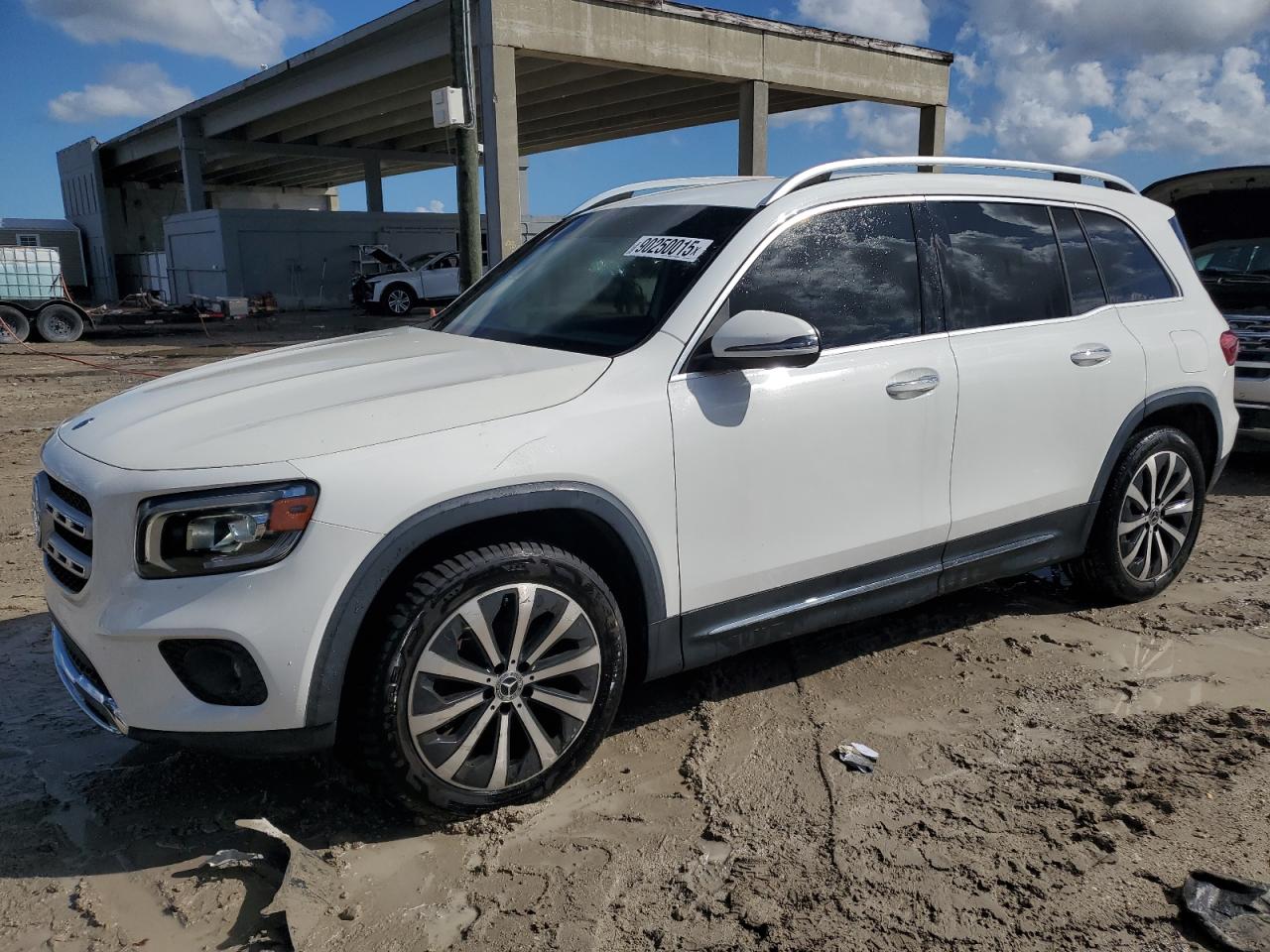 Mercedes-Benz GLB 250 Image 1