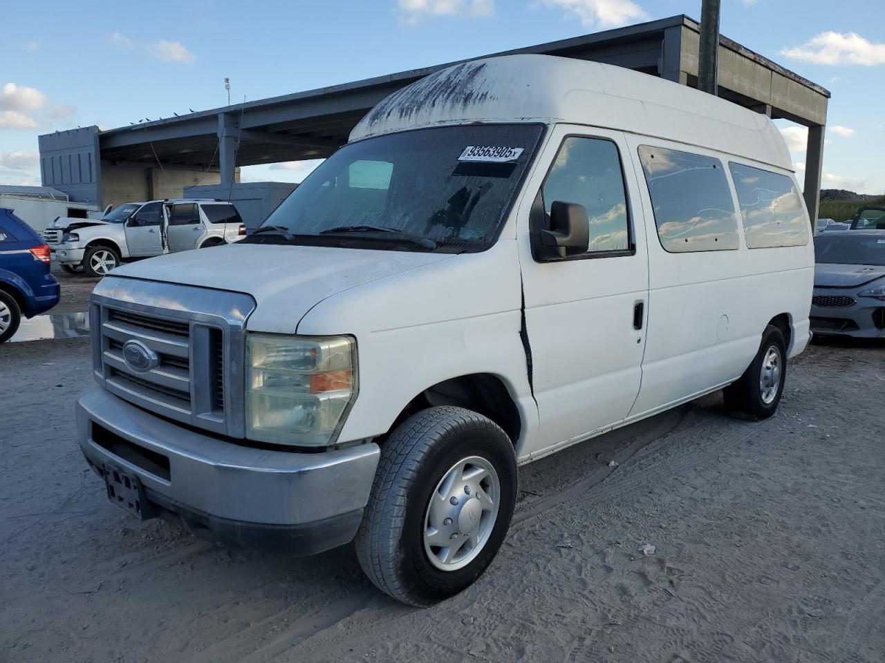 Ford Econoline E150 Van Image 1