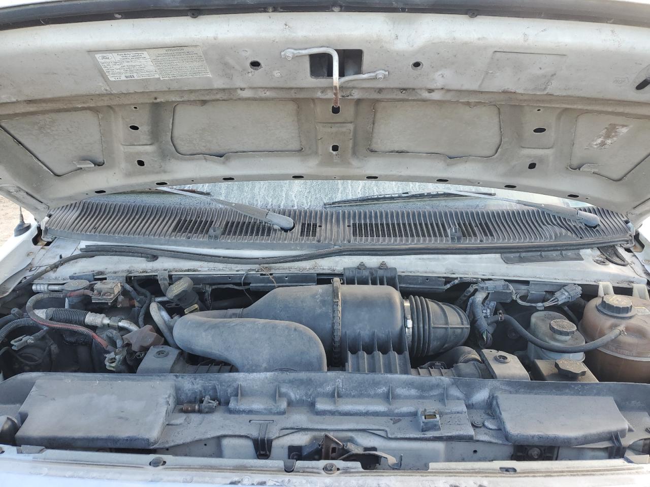 Ford Econoline E150 Van Image 11