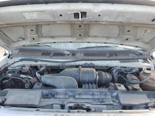 Ford Econoline E150 Van Image 11