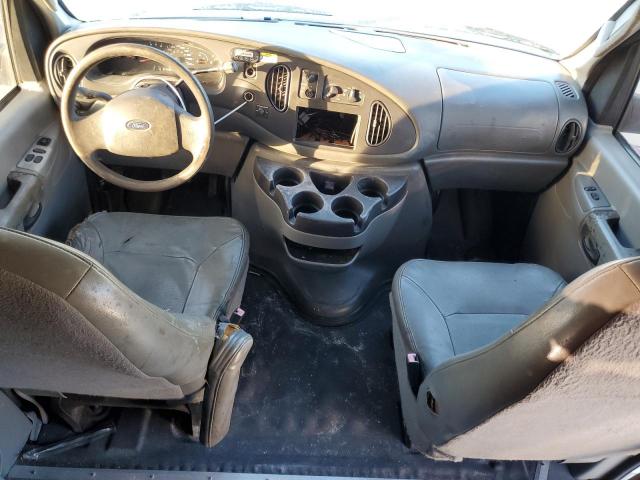 Ford Econoline E250 Van Image 6