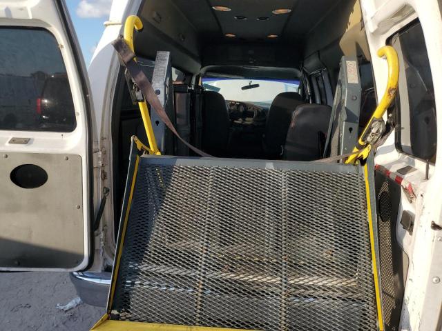 Ford Econoline E250 Van Image 11