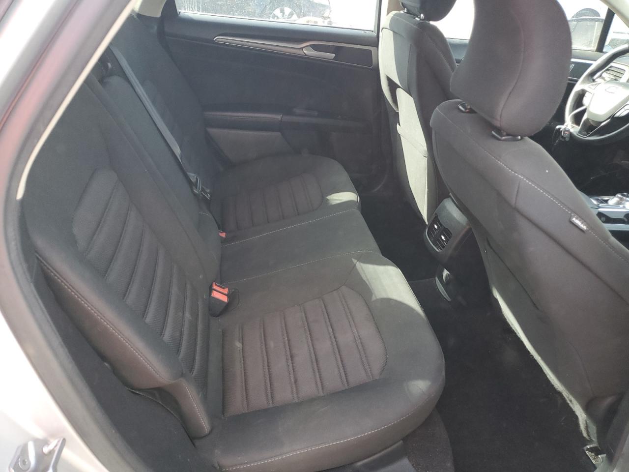 Ford Fusion Se Hybrid Image 6