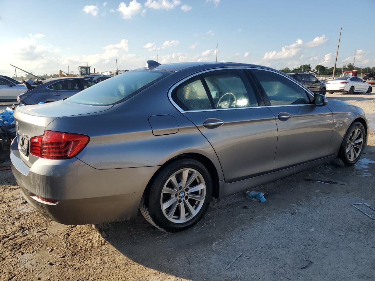 BMW 5 Series I Image 2