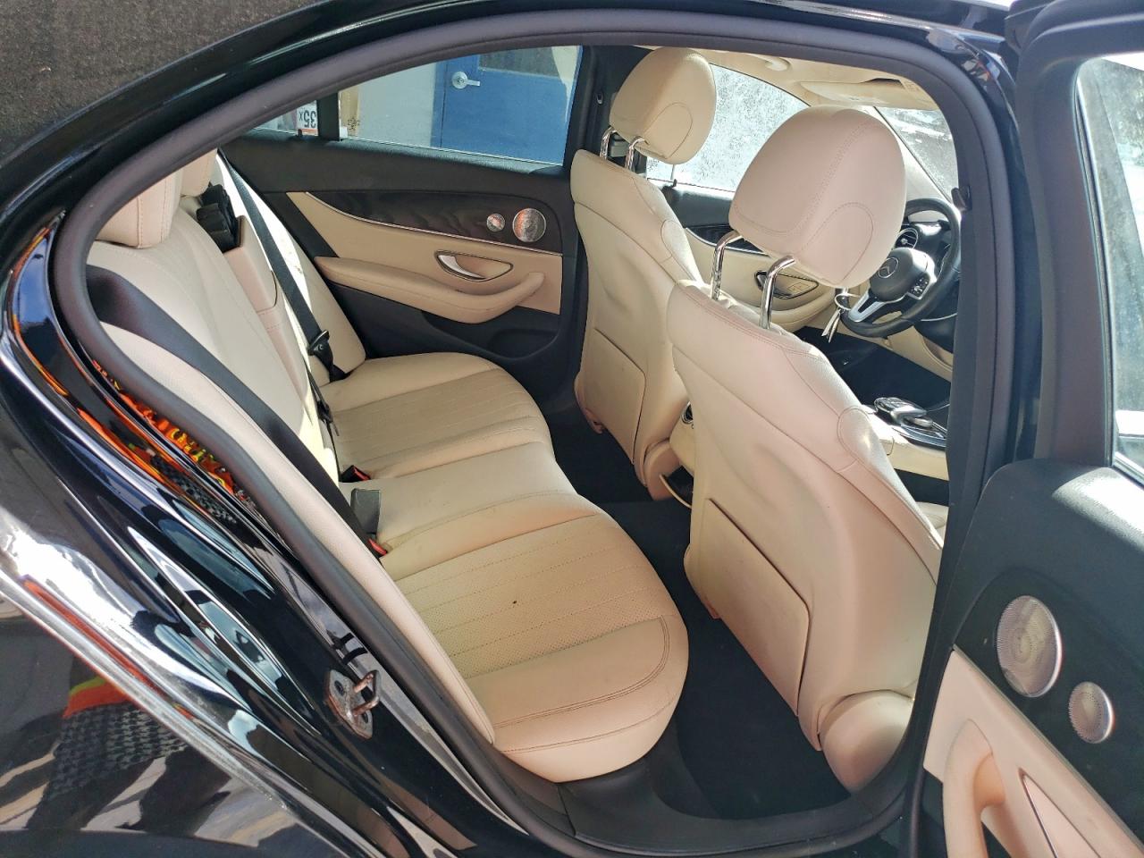 Mercedes-Benz E-Class 300 4matic Image 8