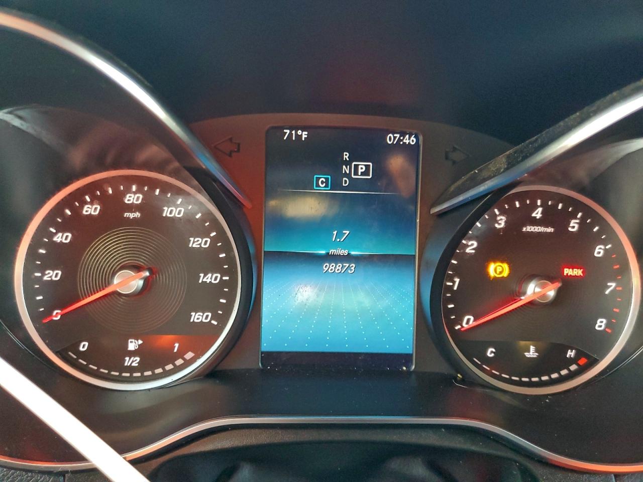 Mercedes-Benz GLC 300 Image 13