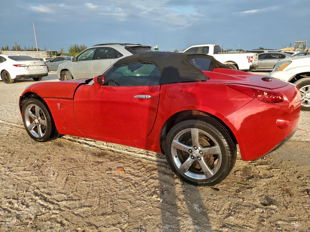 Pontiac Solstice Image 12