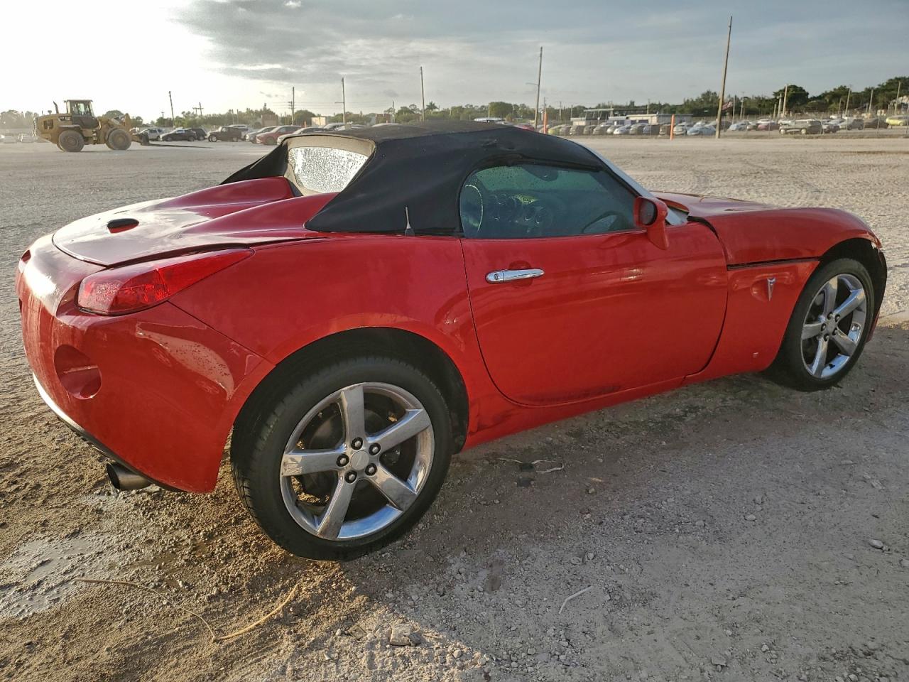 Pontiac Solstice Image 3