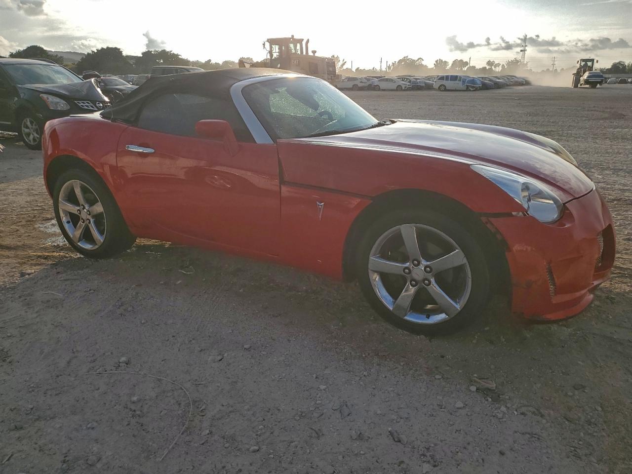 Pontiac Solstice Image 2