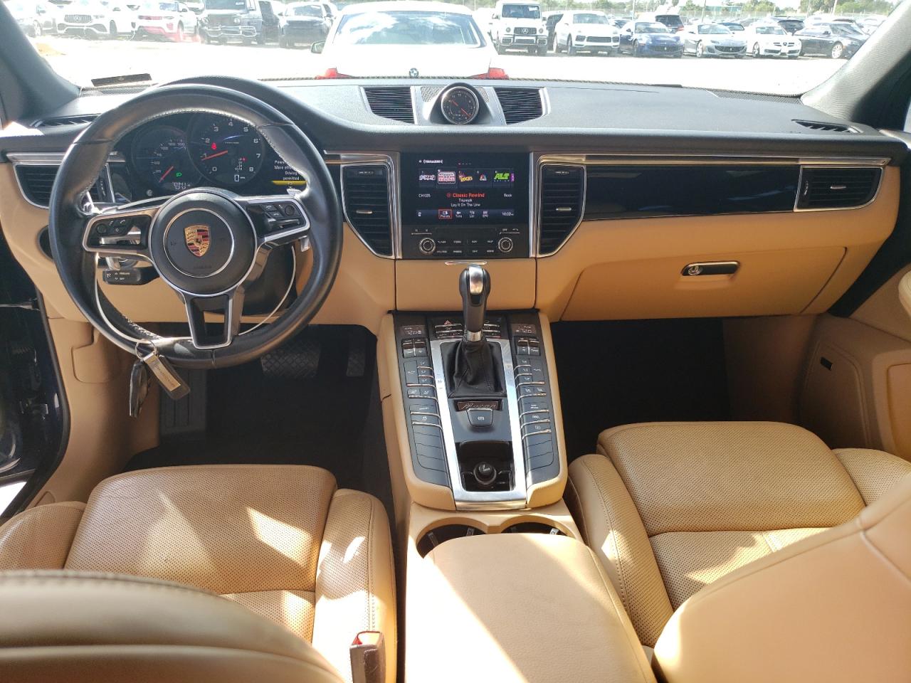 Porsche Macan Image 10