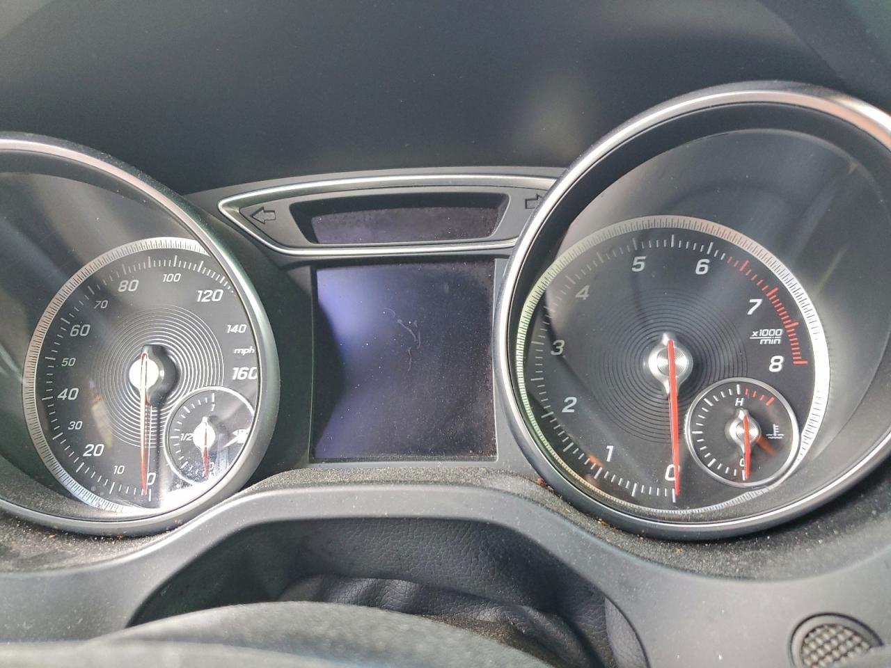 Mercedes-Benz GLA 250 Image 9