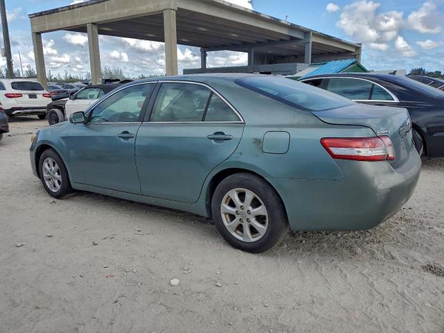 Toyota Camry Base Image 2