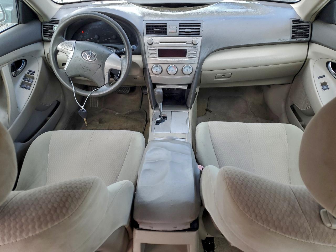 Toyota Camry Base Image 5