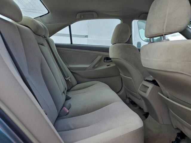Toyota Camry Base Image 10