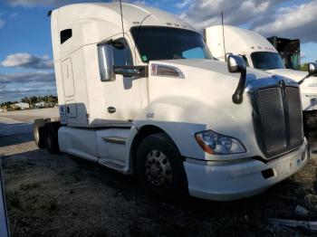  Salvage Kenworth Constructi