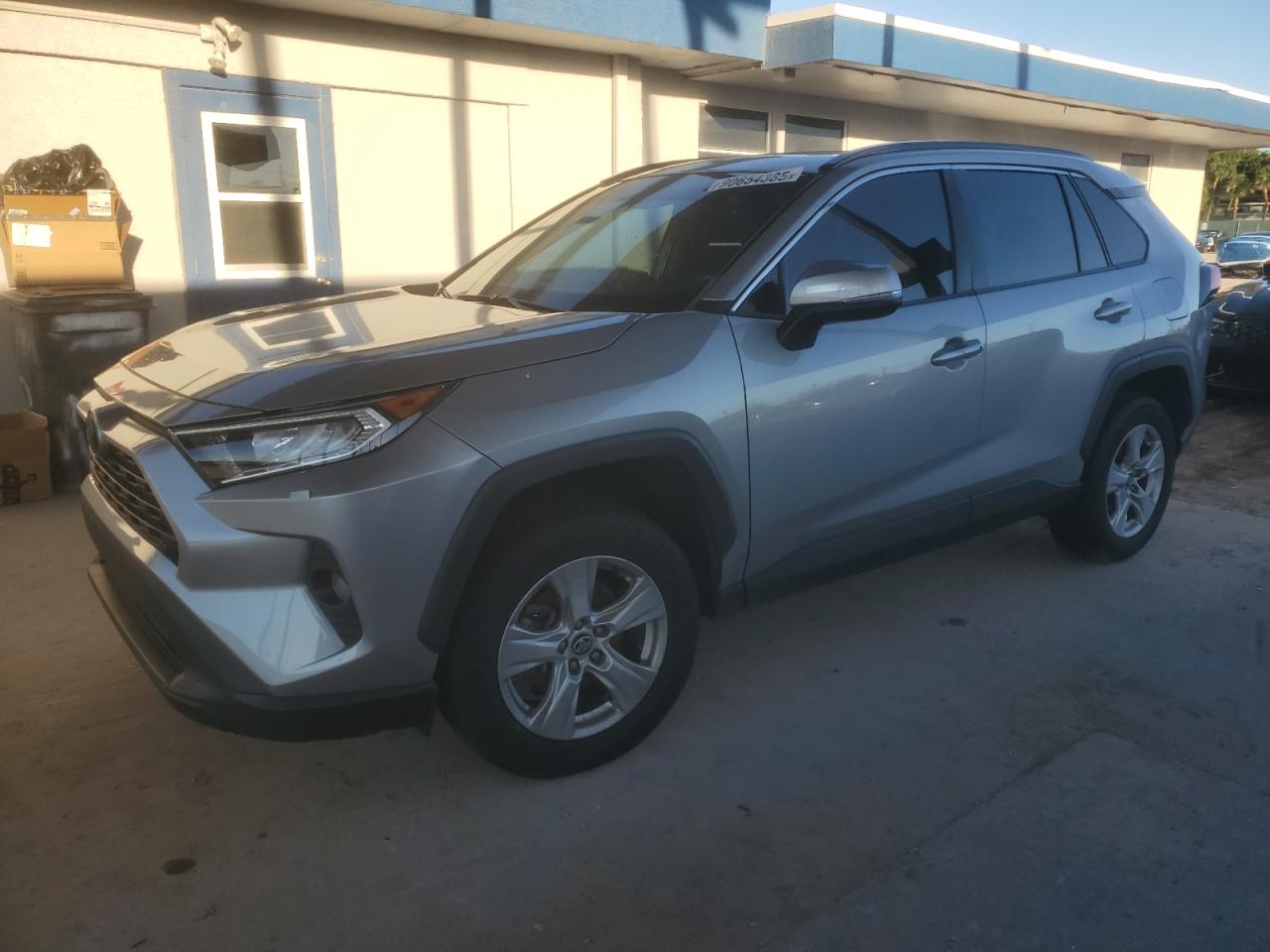 Toyota RAV4 Xle Image 1