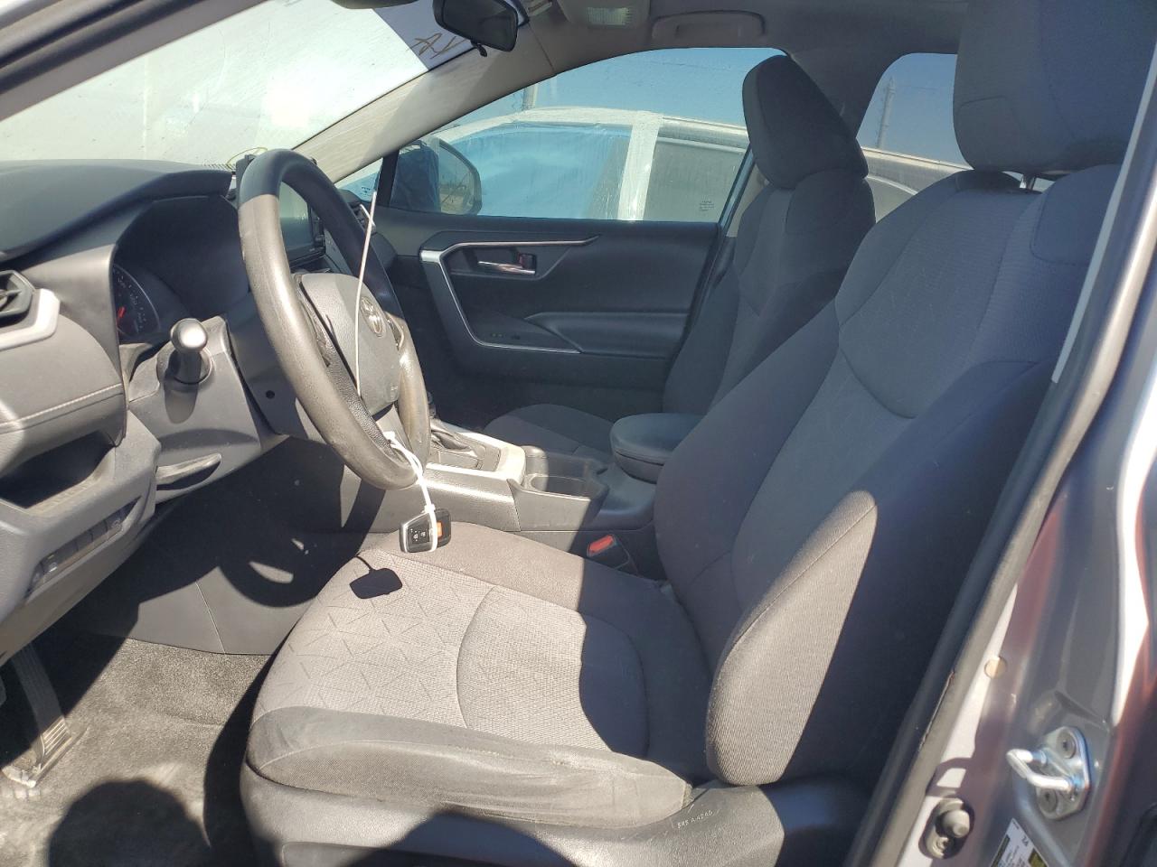 Toyota RAV4 Xle Image 9