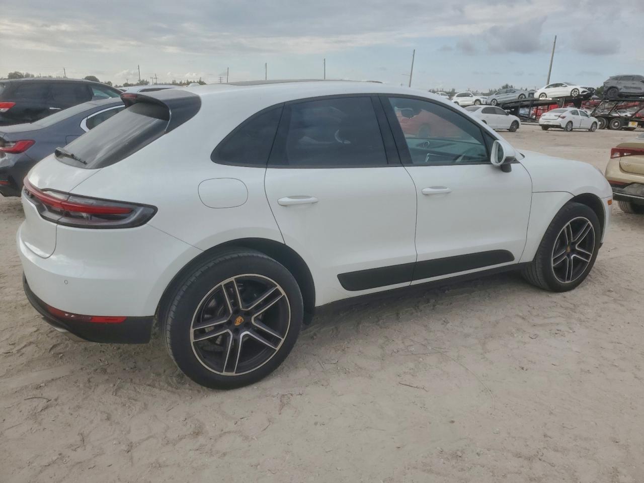 Porsche Macan Image 5