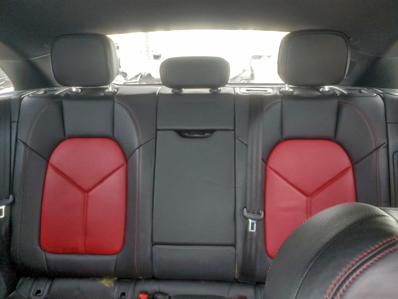 Porsche Macan Image 10