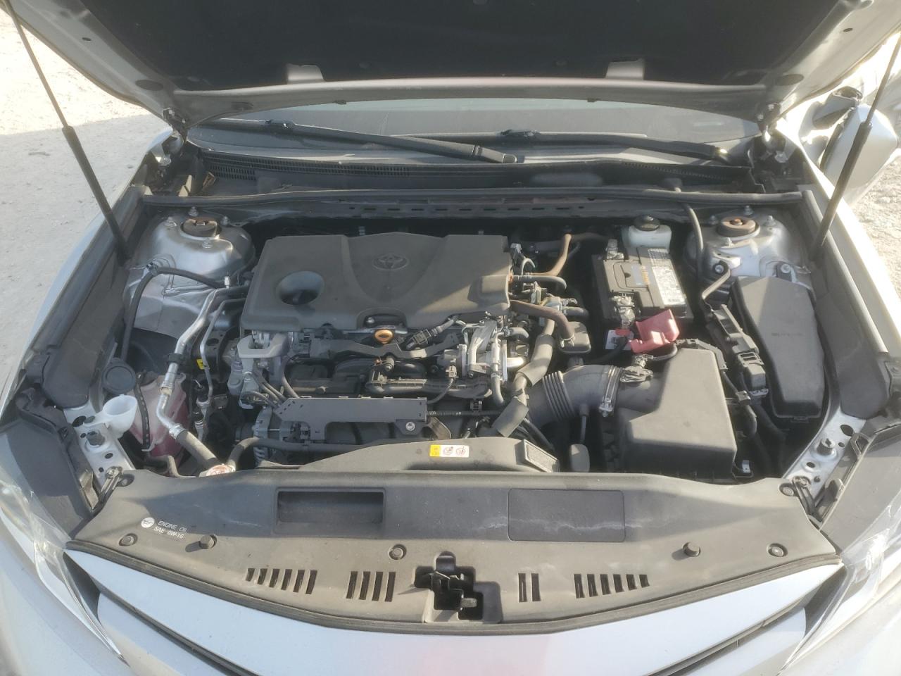 Toyota Camry Le Image 2