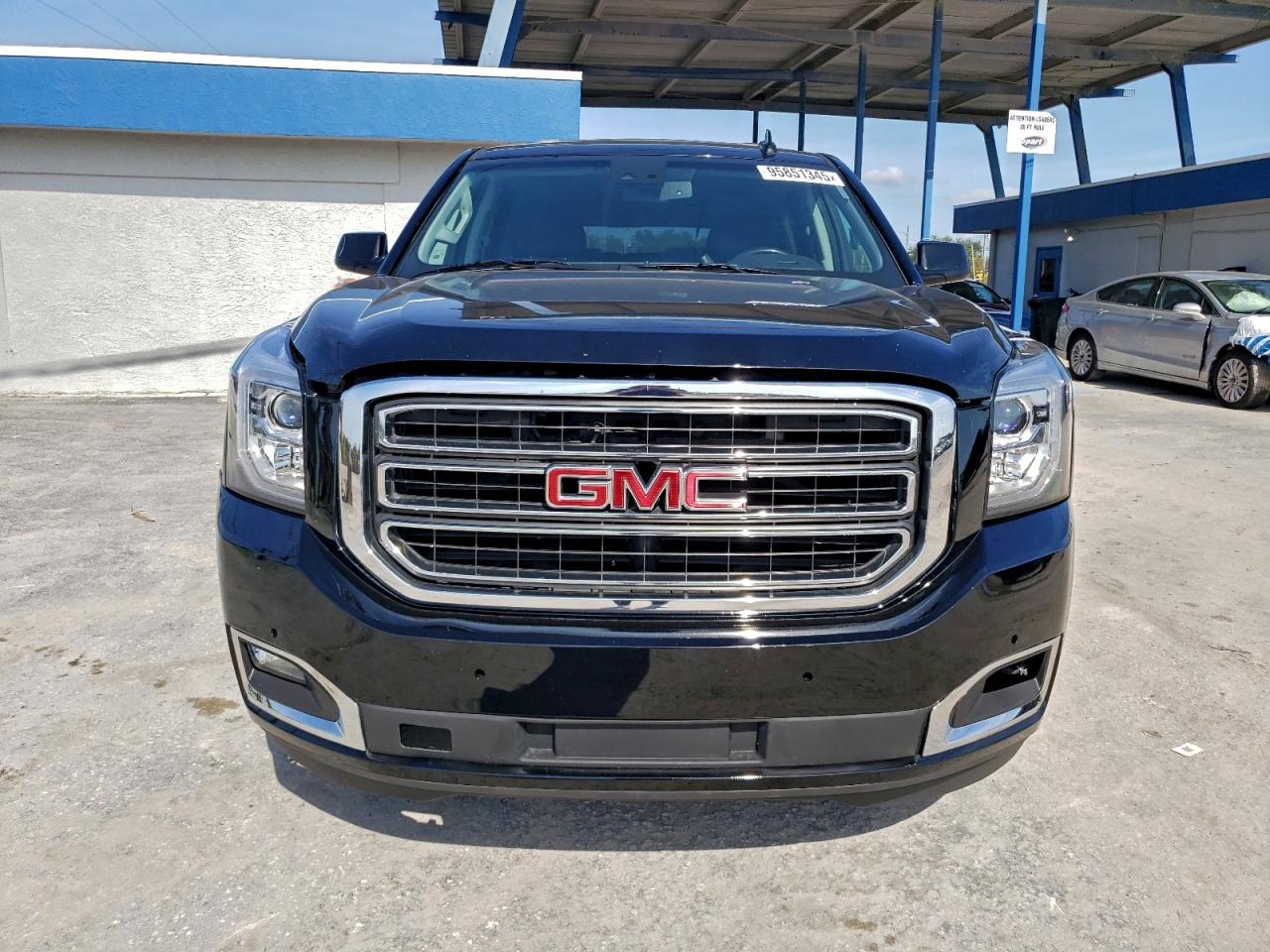 GMC Yukon C1500 Sle Image 4