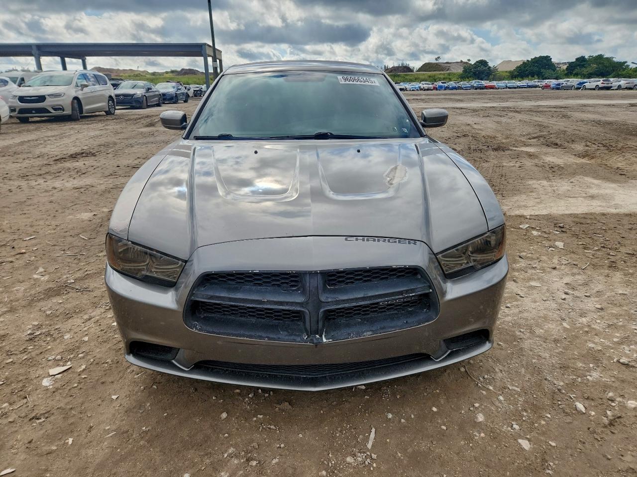 Dodge Charger Se Image 4