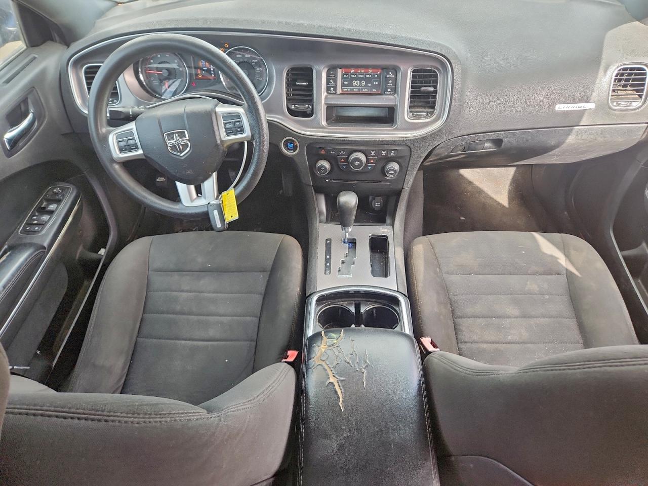 Dodge Charger Se Image 7