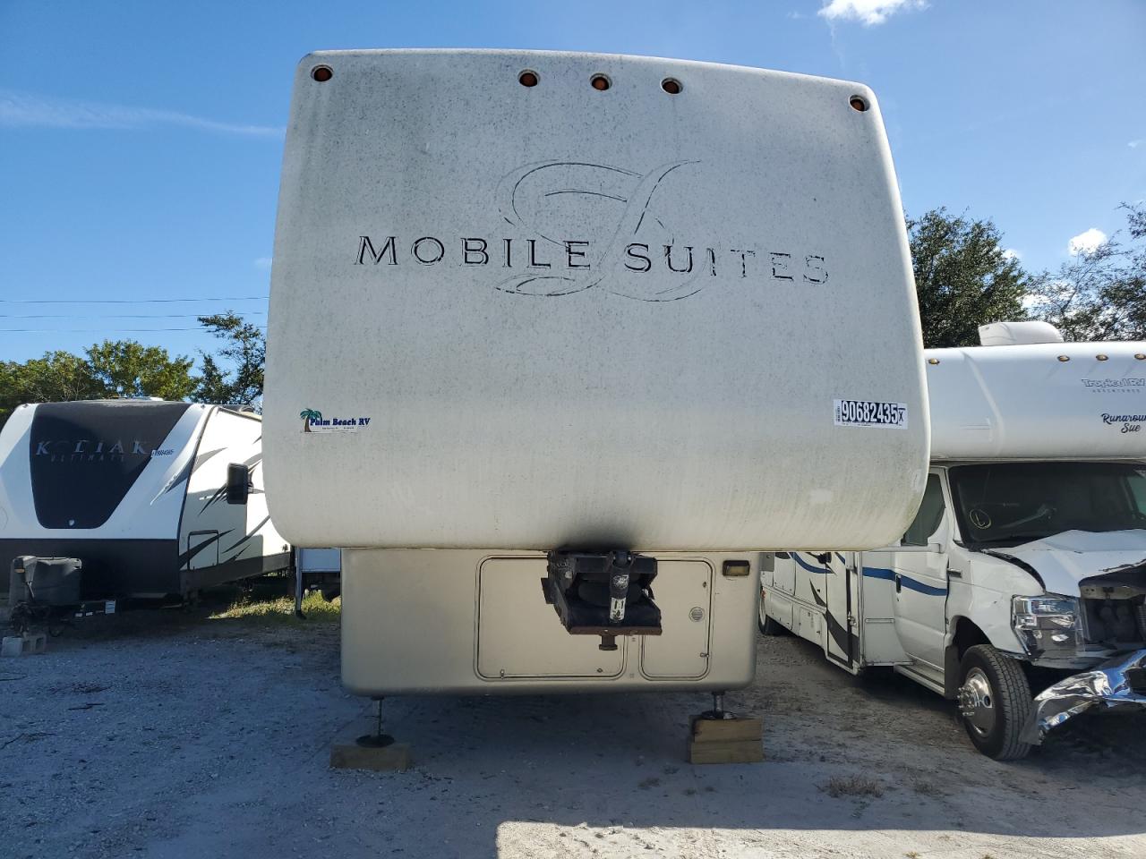 Mobi Trailer Image 5