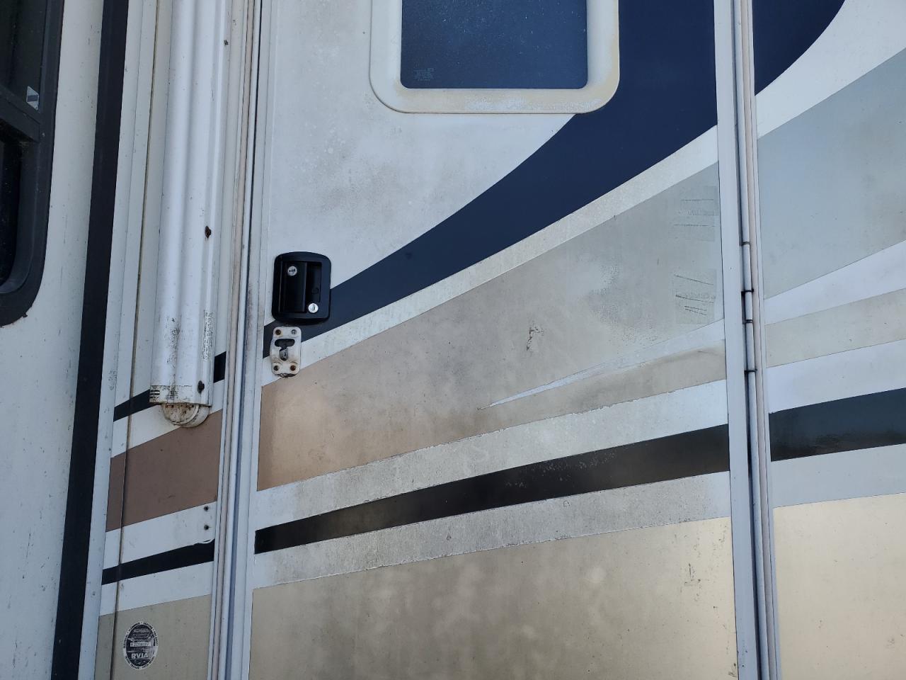 Mobi Trailer Image 4