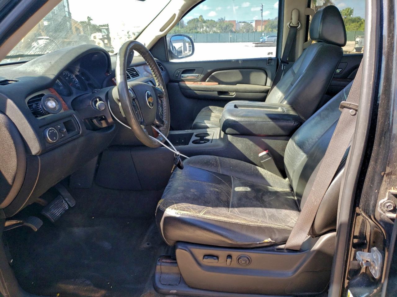 Chevrolet Avalanche C1500 Image 8