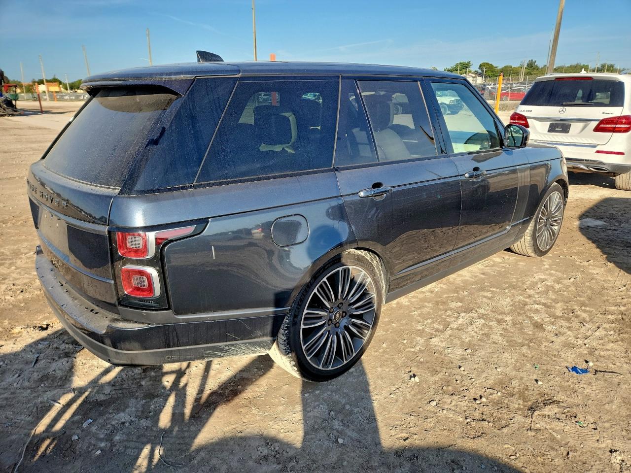 Land Rover Range Rover Autobiography Image 11