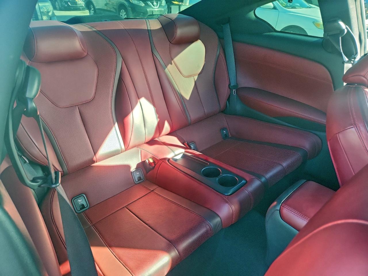 INFINITI Q60 Red Sport 400 Image 12