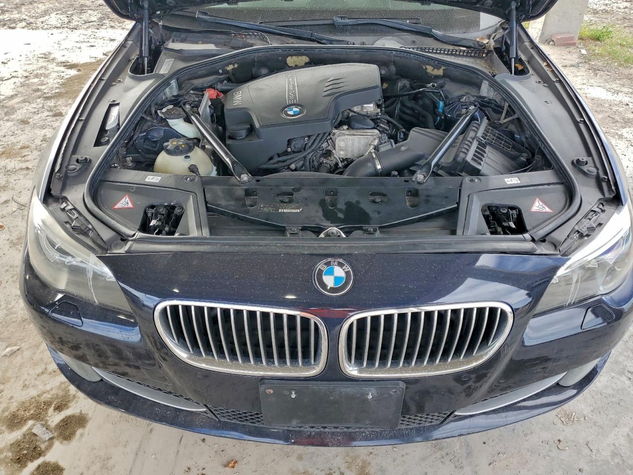 BMW 5 Series Xi Image 9