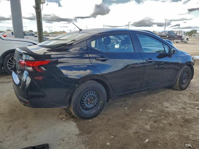 Nissan Versa S Image 11