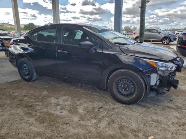 Nissan Versa S Image 6