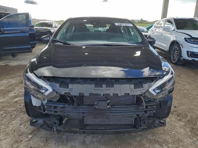 Nissan Versa S Image 13