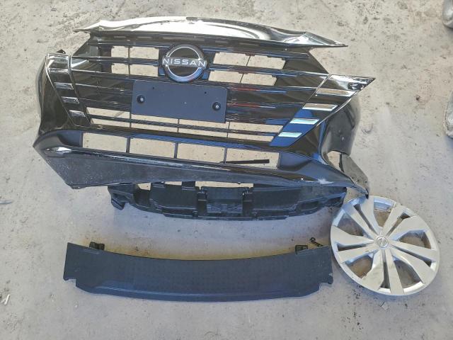 Nissan Versa S Image 4