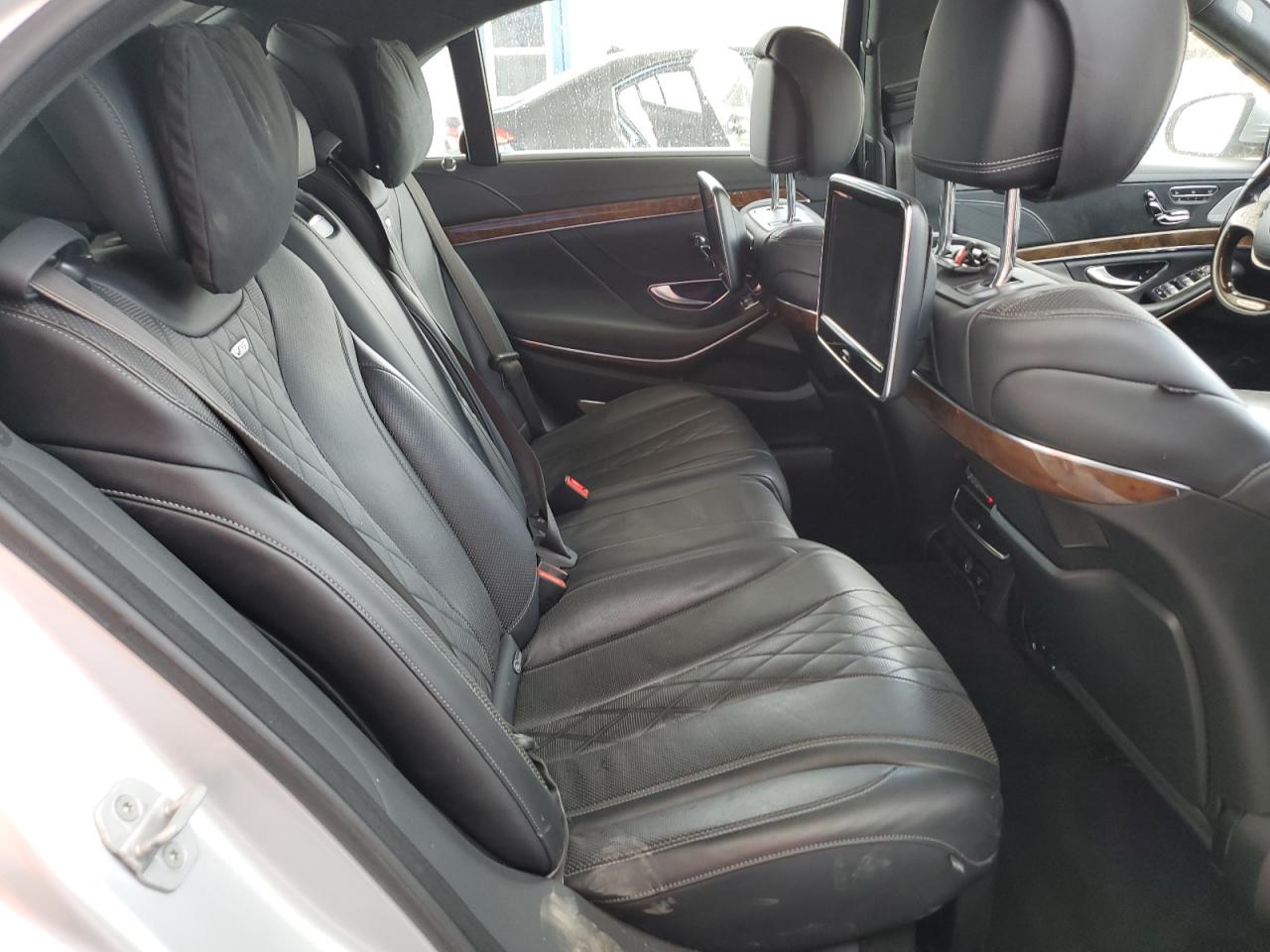 Mercedes-Benz S-Class S600 Image 8