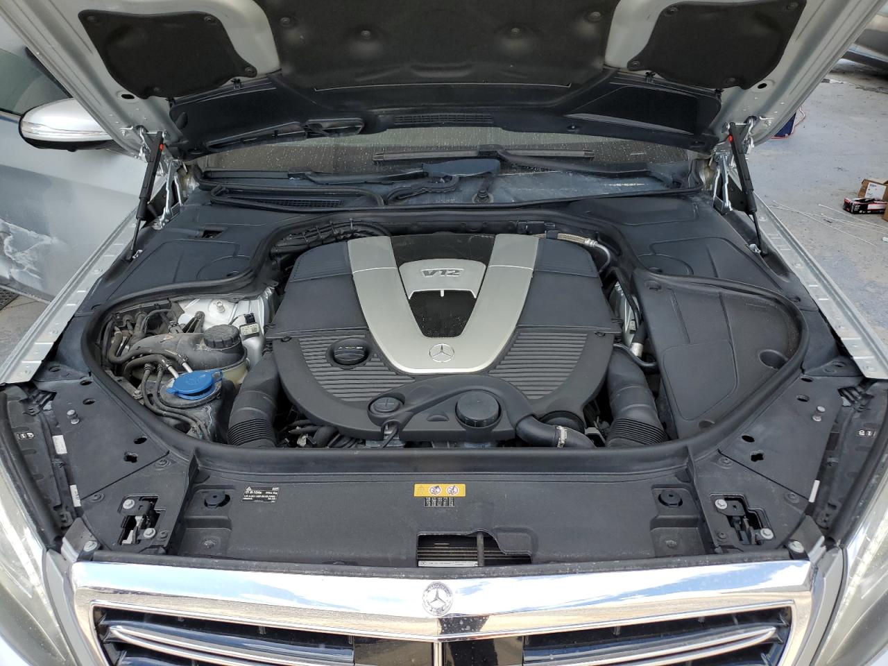 Mercedes-Benz S-Class S600 Image 12