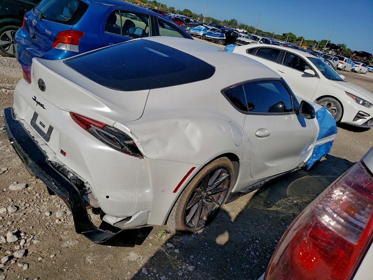 Toyota Supra Base Image 3