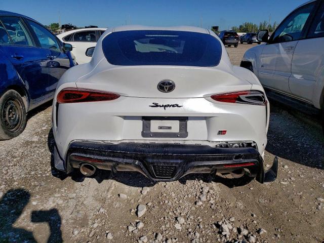 Toyota Supra Base Image 11