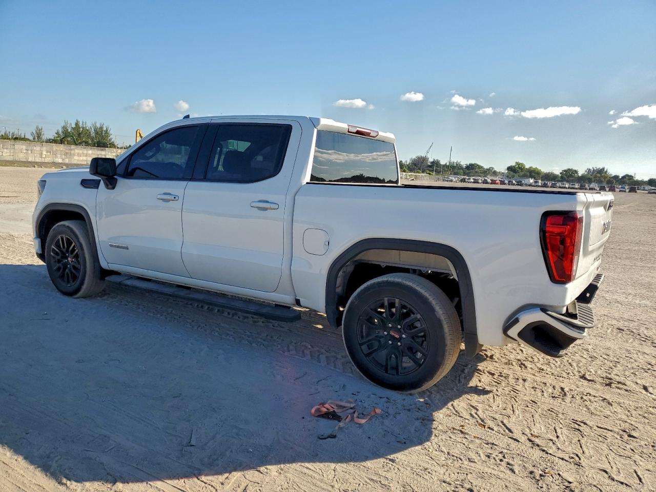 GMC Sierra C1500 Elevation Image 3