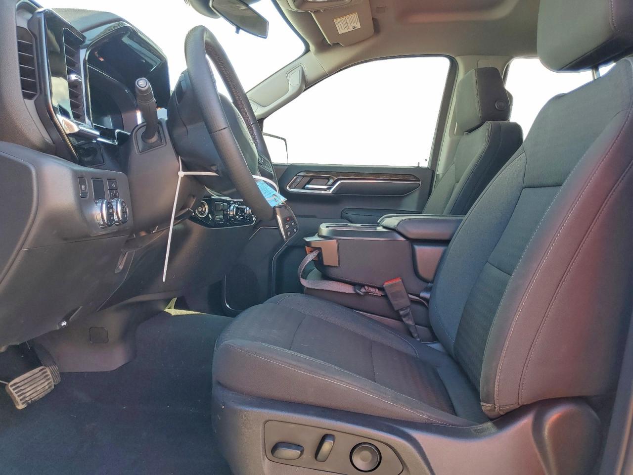 GMC Sierra C1500 Elevation Image 12