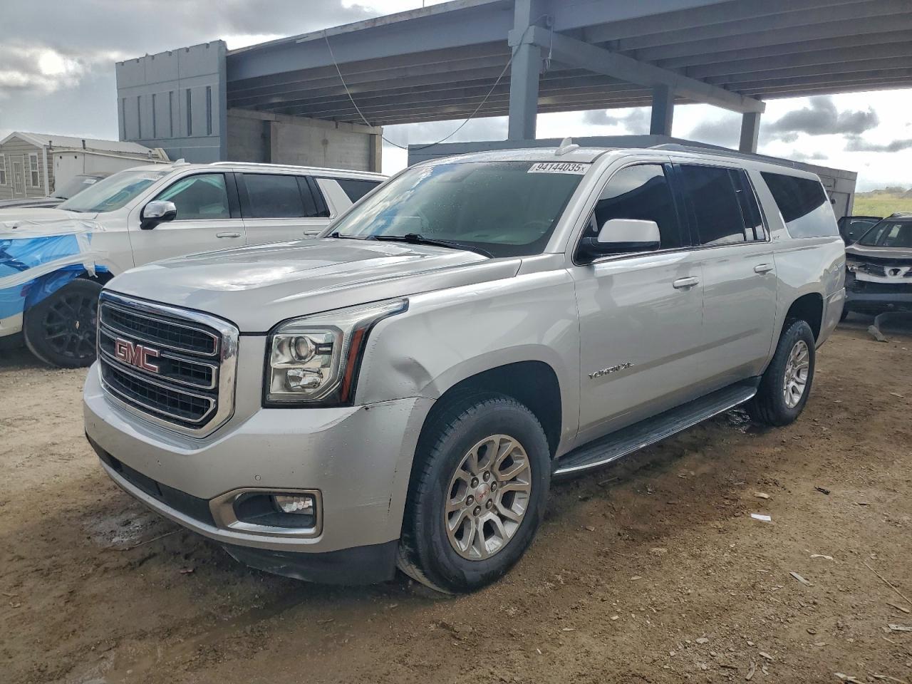 GMC Yukon C1500 Slt Image 1